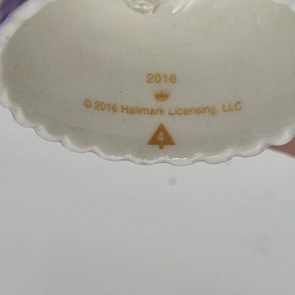 Hallmark 2016 Heavenly Belles Series #4 Porcelain Angel Bell Ornament‎ - Picture 2 of 12